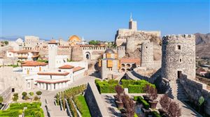 Sự kết hợp tự nhiên đến mê hoặc của kiến ​​trúc Gruzia, La Mã, Ả Rập, Ba Tư chỉ có ở thủ đô Tbilisi, Georgia