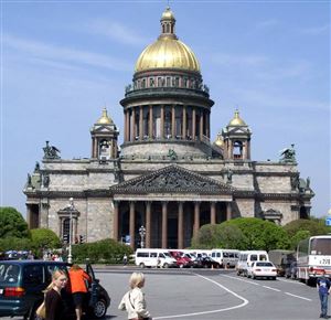 Nhà thờ thánh Issac kiến trúc đặc sắc thu hút du khách đến Nga